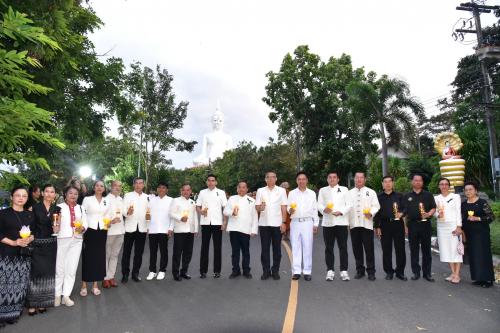 พิธีจุดเทียนขึ้นภูบูชาพระใหญ่ 